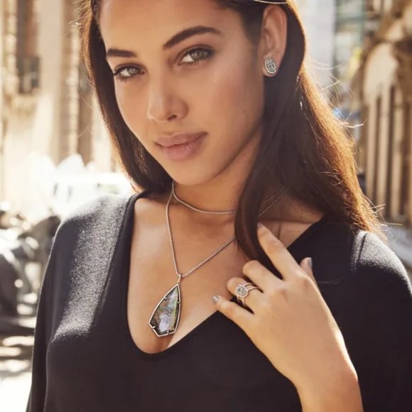 Kendra Scott Jewelry - Kendra Scott Carole Long Pendant Necklace